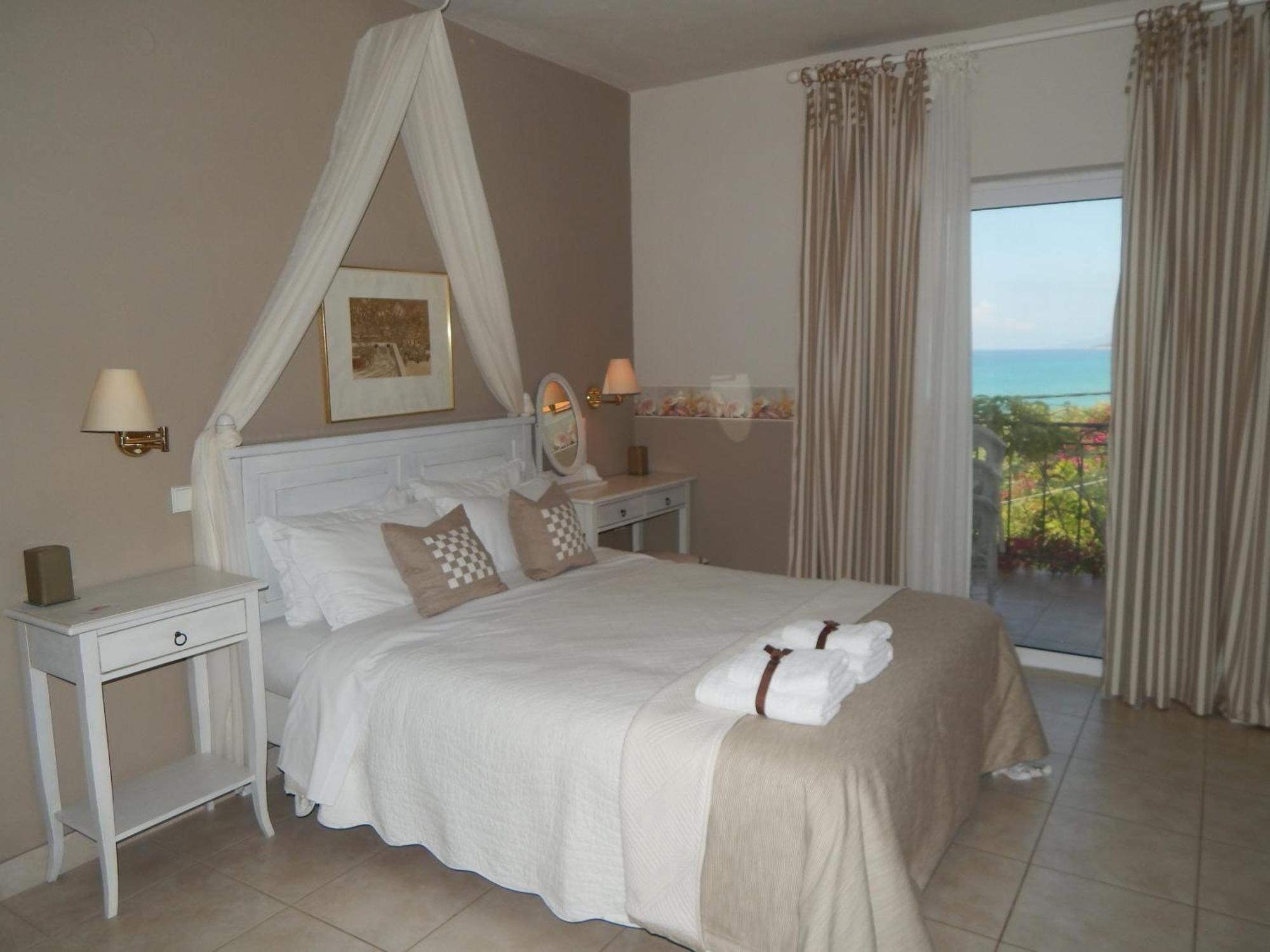 Palmina Mare Villa And Studios Paralia Vrachou Exteriör bild