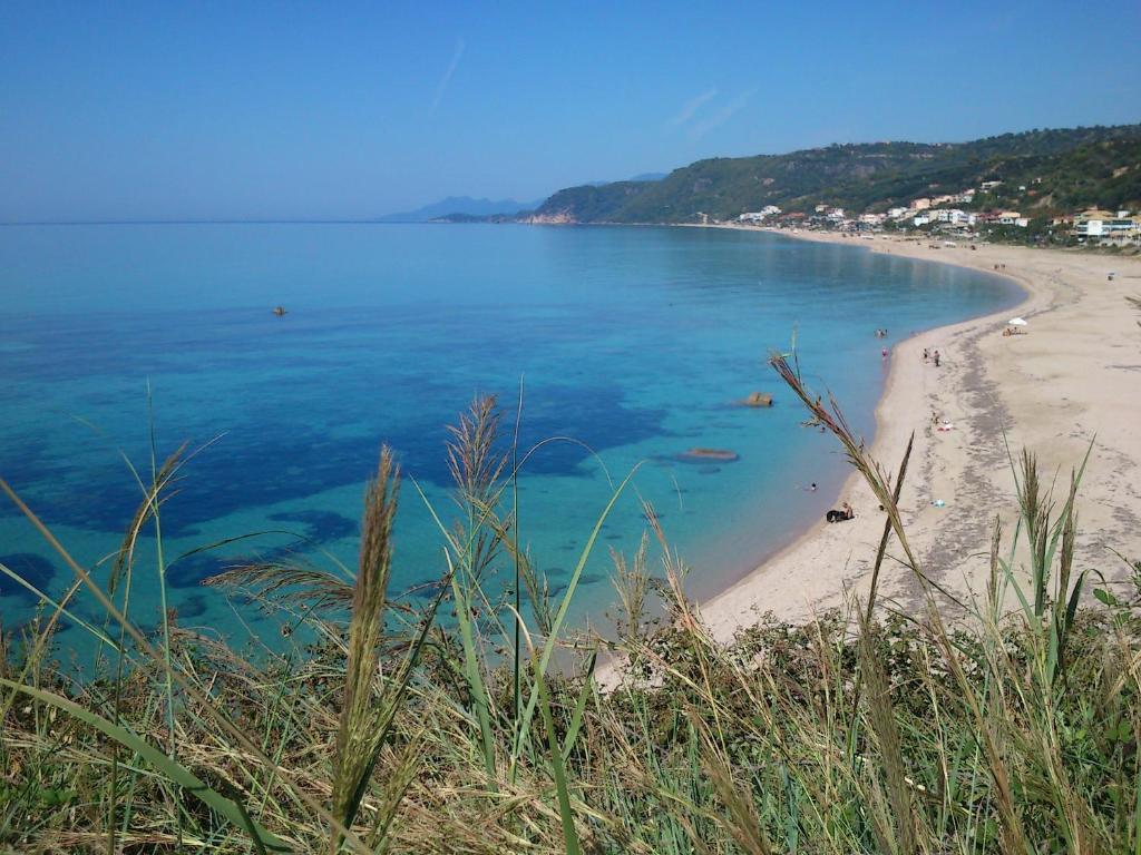 Palmina Mare Villa And Studios Paralia Vrachou Exteriör bild